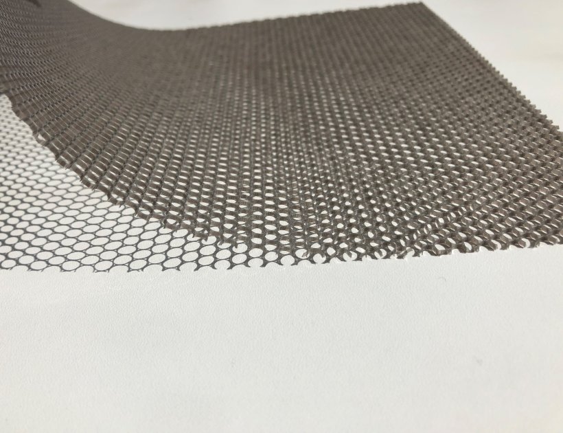 Polycarbonate Honeycomb - Enhancing Display Cooler Efficiency-339