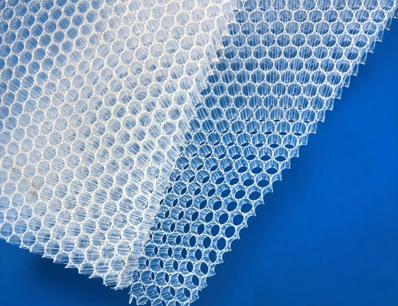 Polycarbonate Honeycomb - Enhancing Display Cooler Efficiency-528